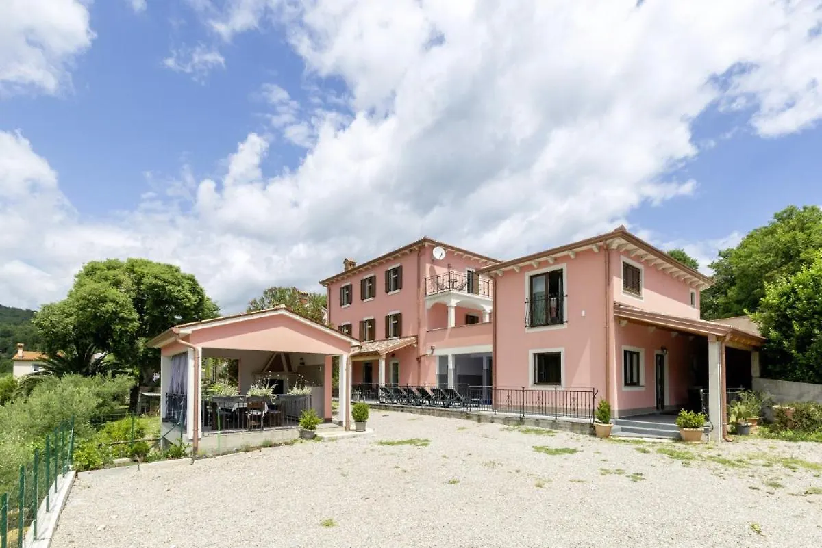 Villa Oliva Vilea In Sveta Marina - Haus Fuer 8 Personen Labin