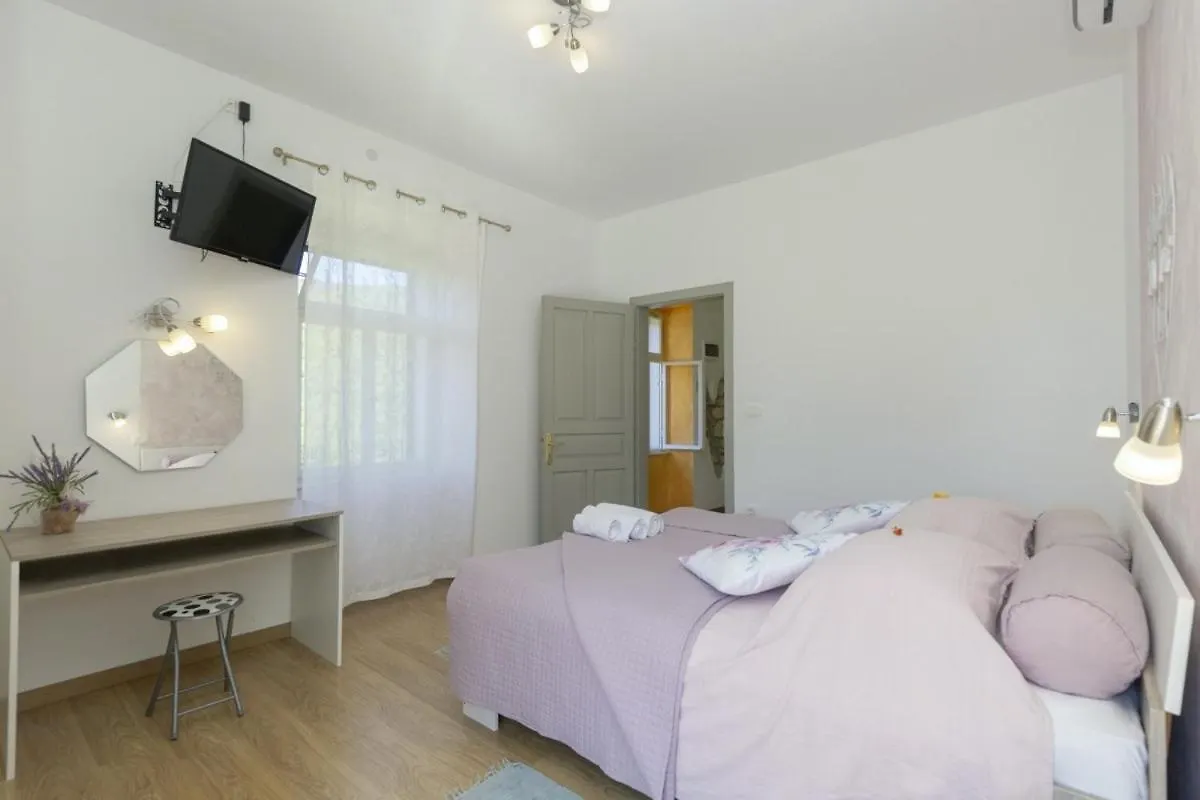 Villa Oliva Vilea In Sveta Marina - Haus Fuer 8 Personen Labin