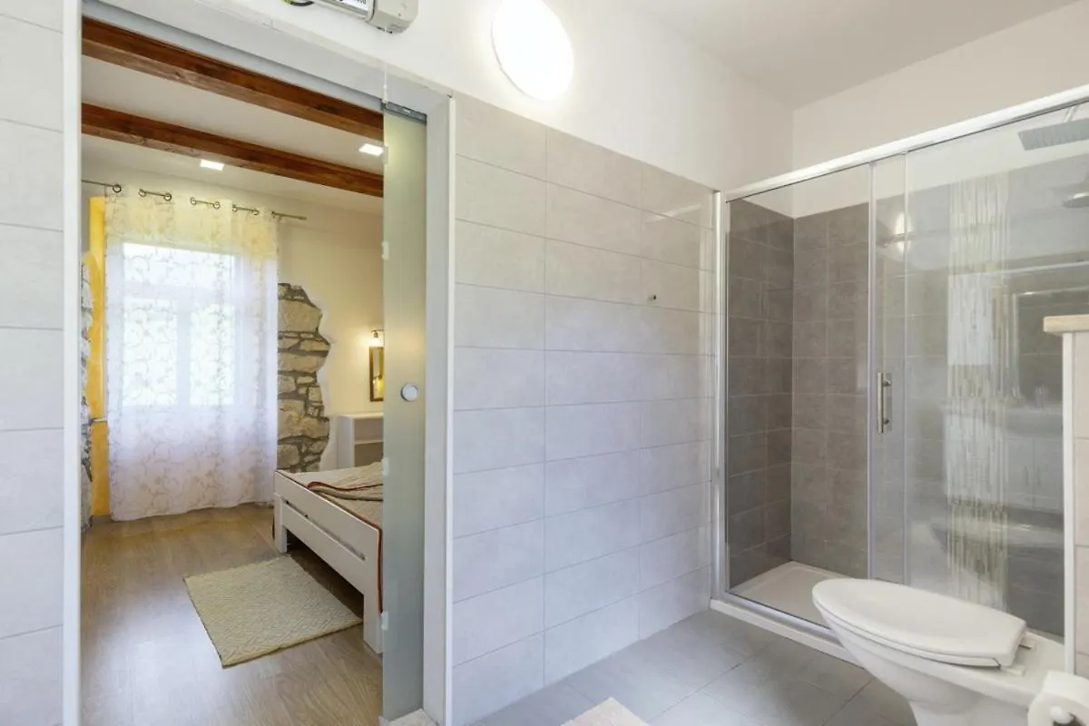 Villa Oliva Vilea In Sveta Marina - Haus Fuer 8 Personen Labin  Croatia