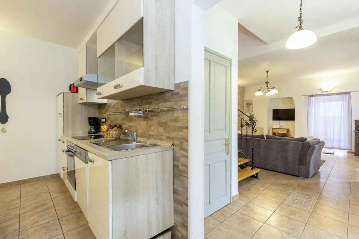 Villa Oliva Vilea In Sveta Marina - Haus Fuer 8 Personen Labin